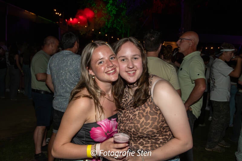 s23_3963-standard.jpg