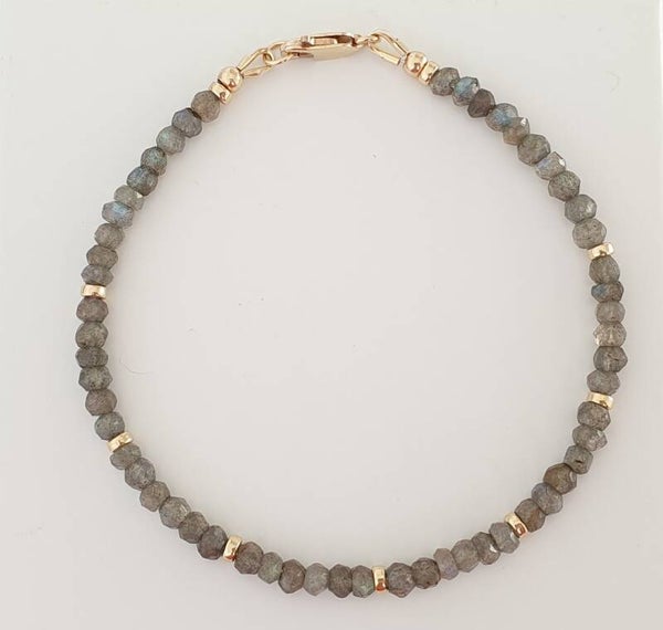 Labradoriet met gold filled slotje en details
