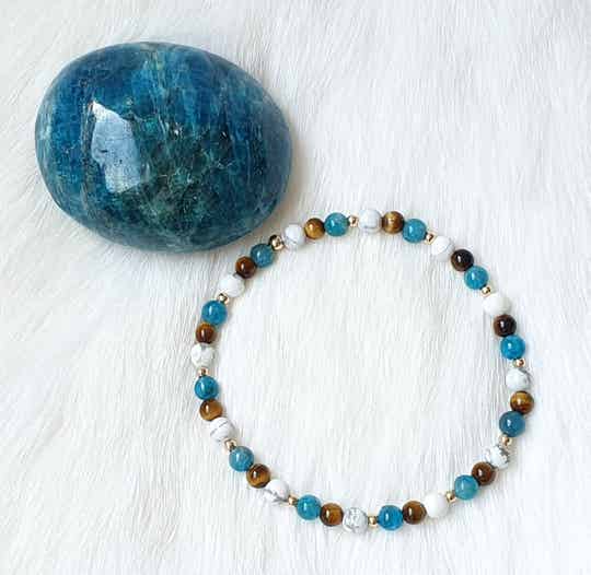 Apatiet, tijgeroog en howliet met 14 krt gold filled details