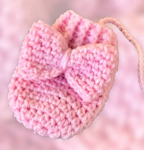 Haakpatroon babywantjes met grote strik 1