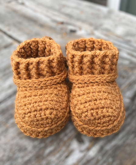 Haakpatroon slofjes met boord en striksluiting