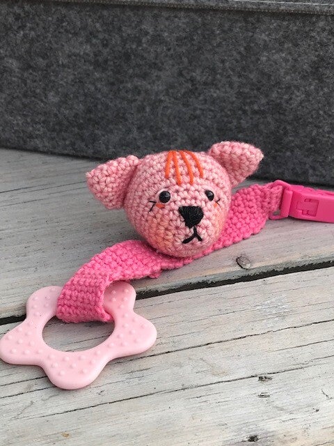 Haakpatroon Kitten wagen/shirthanger met siliconen bijtring