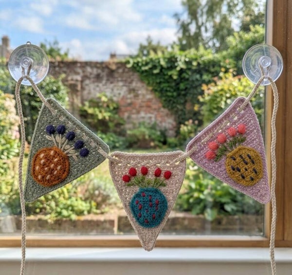 Crochet pattern 'Get well soon' garland