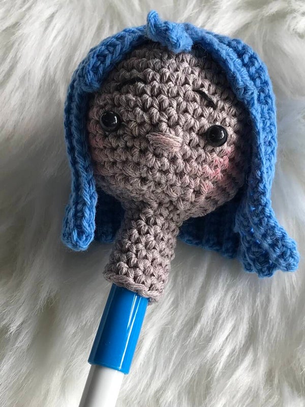 Haakpatroon meisje met blauw haar