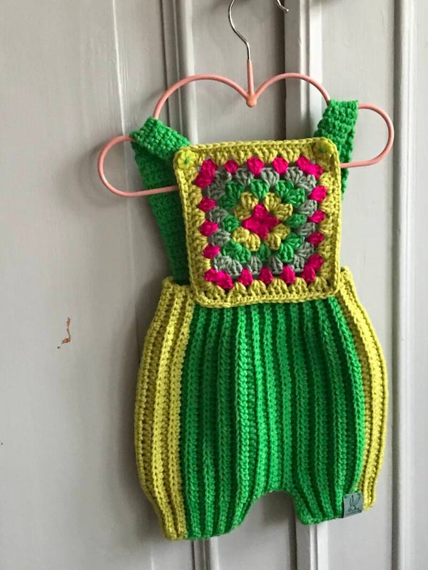 Haakpatroon kleurrijke romper met Granny