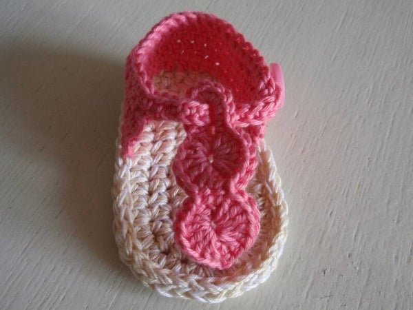 Haakpatroon teensandaaltjes met aparte voorkant