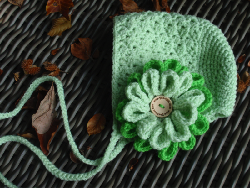 Haakpatroon babybonnet met bloem