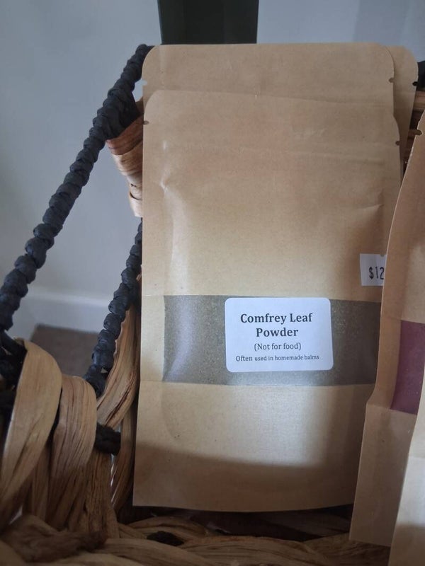 Comfrey leaf powder