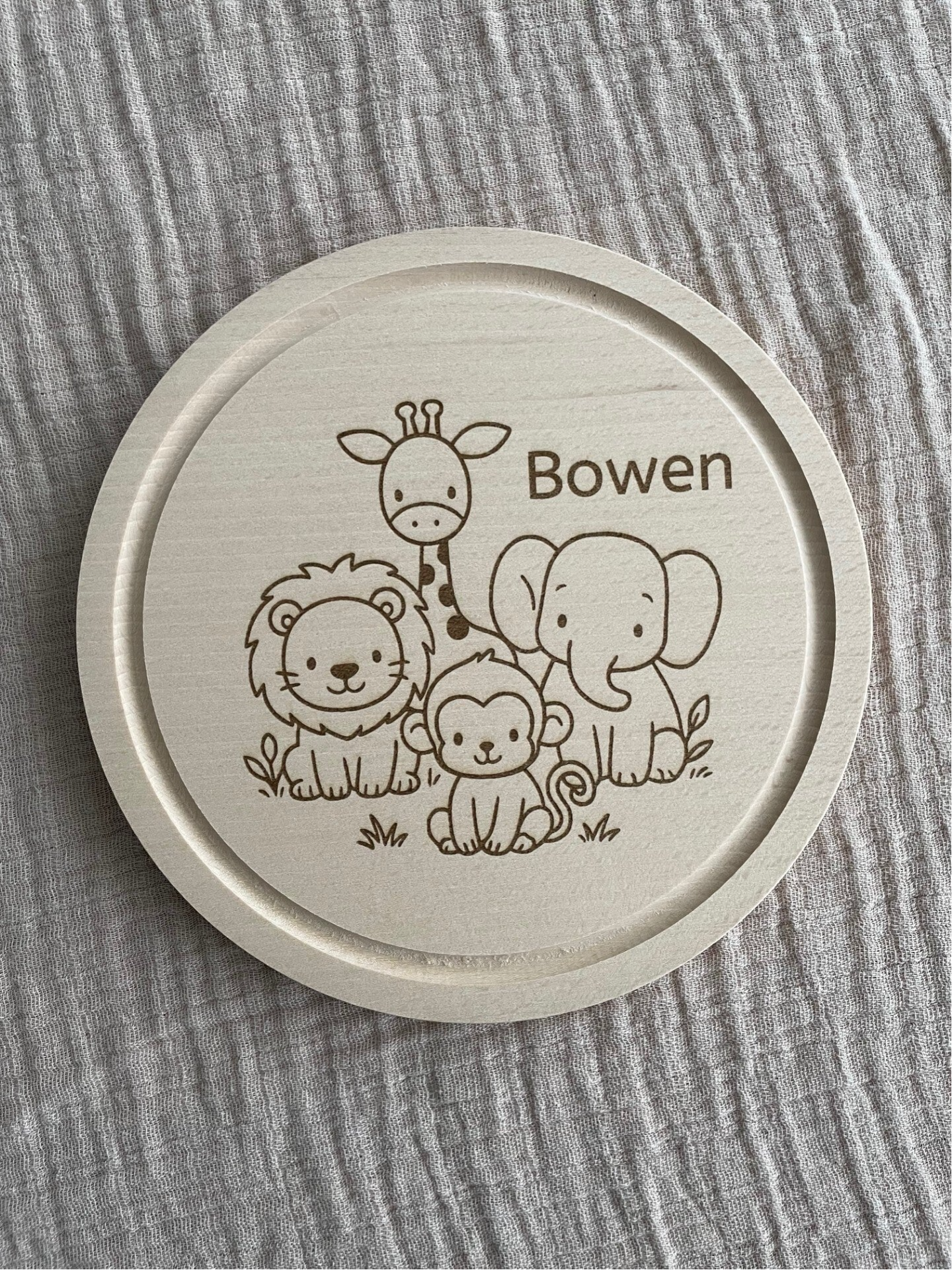 Ronde houten ontbijtplankjes met thema safari – gepersonaliseerd kinderplankje