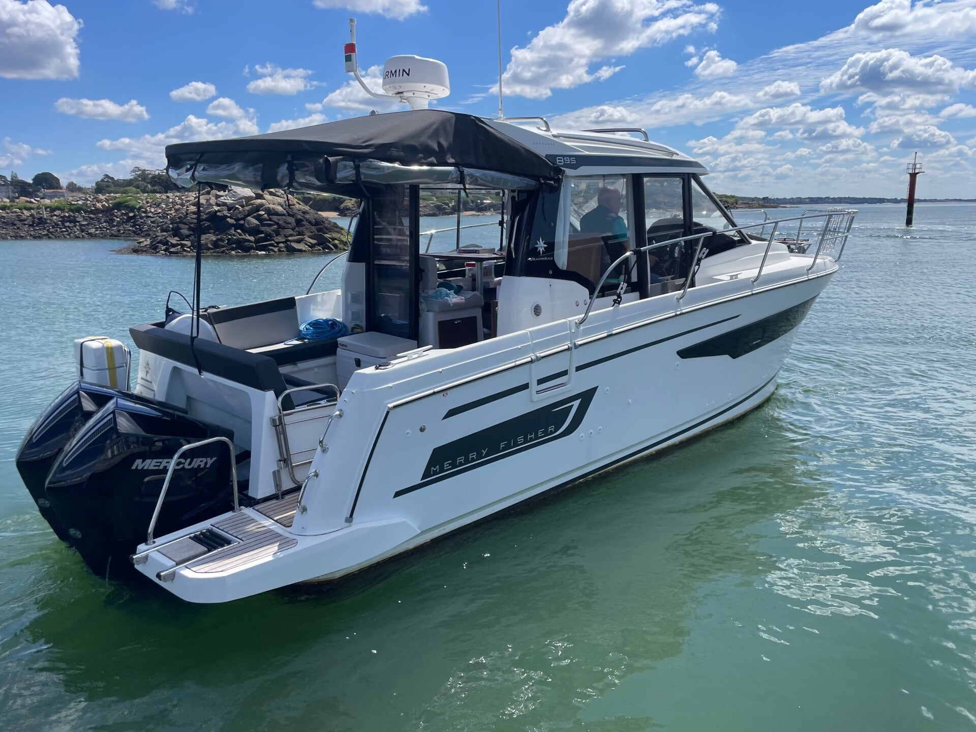 Merry Fisher 895 offshore