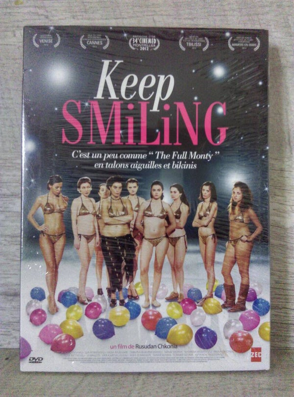 DVD KEEP SMILING - Un petit bijou de farce odieuse - Film Comédie (858)