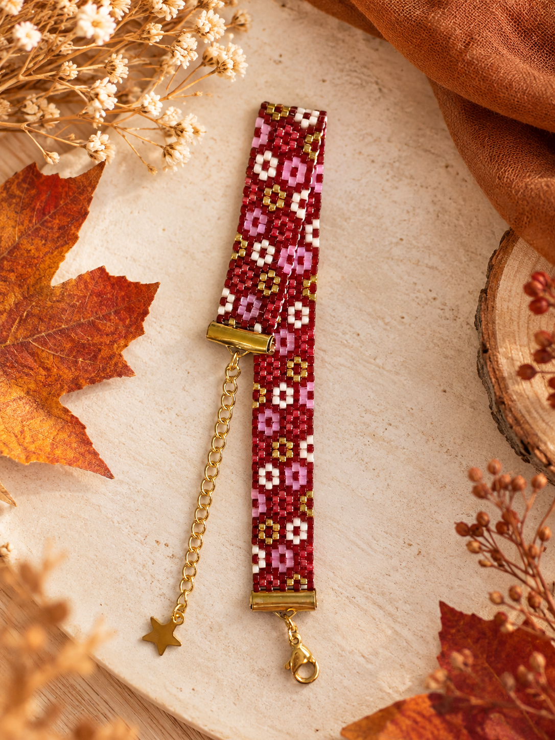 Bracelet tissé à la main en perles Miyuki au motif florale dans des tons bleus