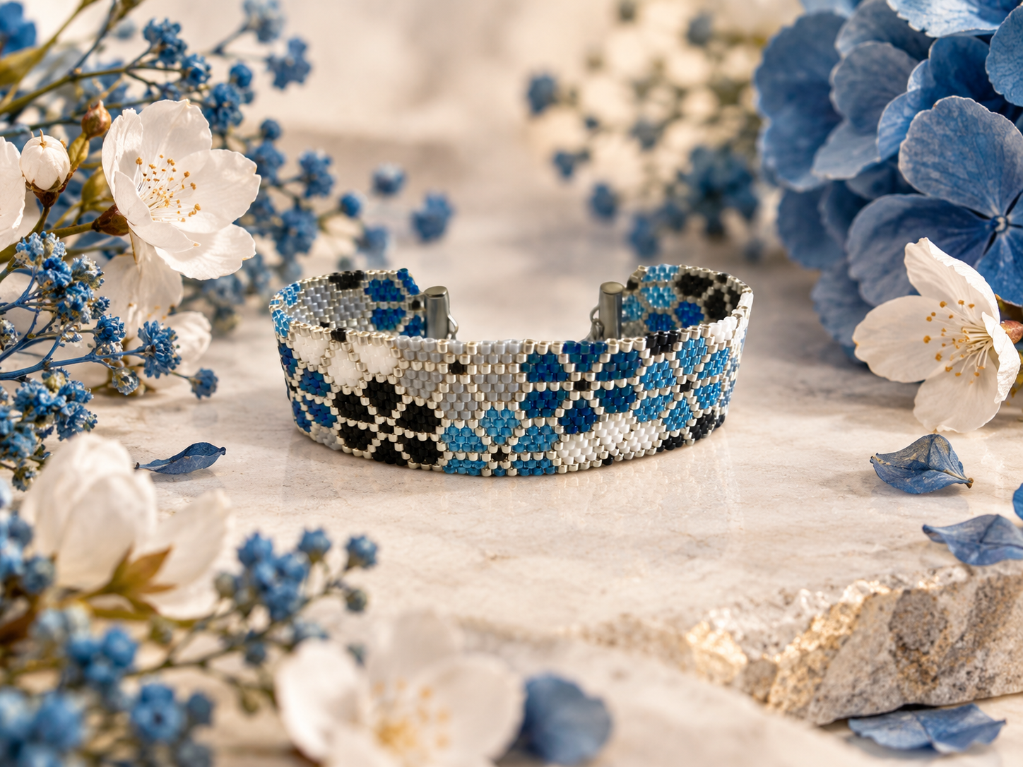 Bracelet tissé en perles Miyuki fait à la main, au motif graphique turquoise