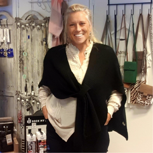 Musthave Poncho - Black