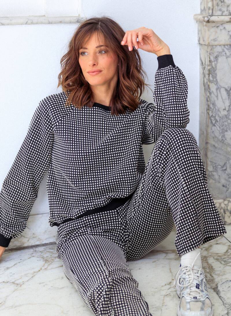 ivy-beau-comfy-suit-standard.jpg