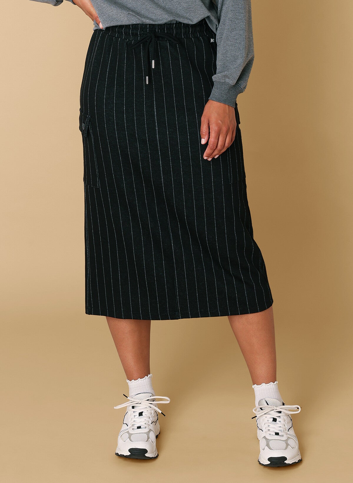 Ivy Beau Rok Rosella - Black