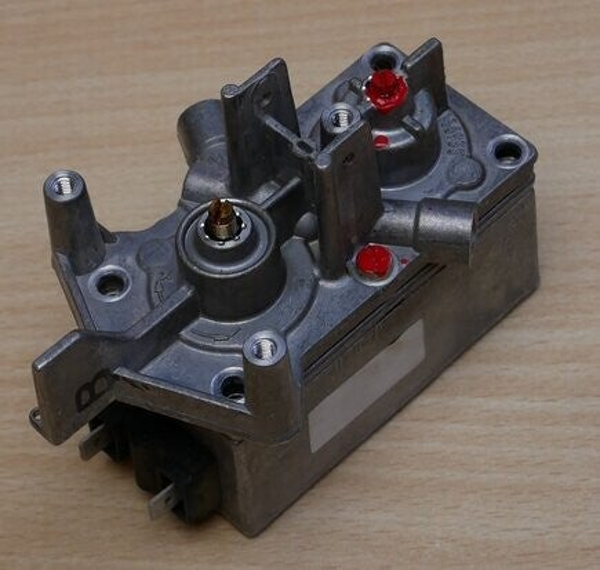 Vaillant 050166 servodrukregelaar VC 110-242 E S,L,H, 05-0166
