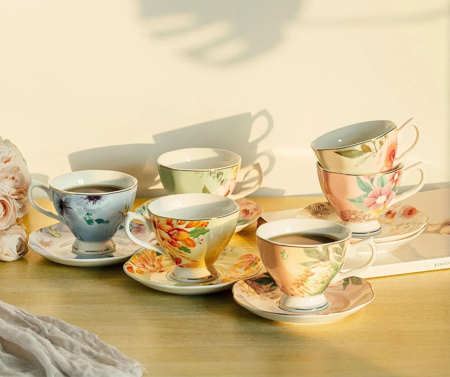 Set di 6 tazze da tè con piattini floreali