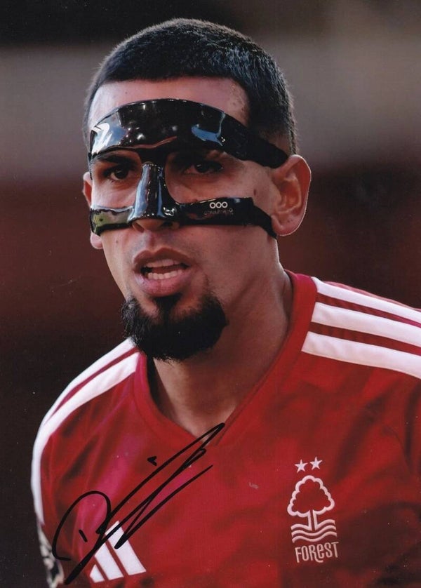 Daniel Munoz - Hand Signed A4 Photograph - Nottingham Forest - COA