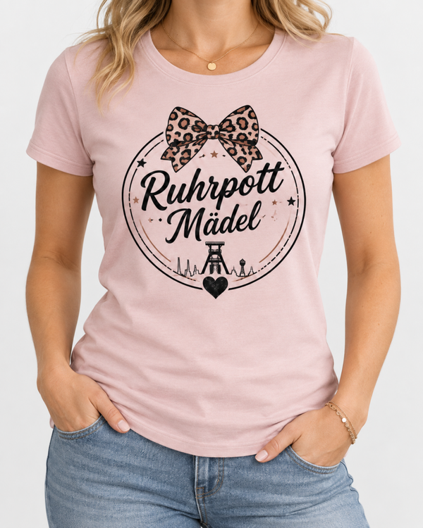 Damen T-Shirt „Ruhrpott Mädel“ – Rosa mit Leo-Schleife | Ruhrgebiet Shirt