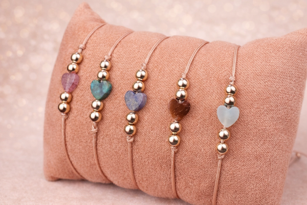 Handgemachtes Armband mit Herzstein | verstellbar
