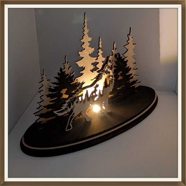 Paysage avec loup sur base autoportante.