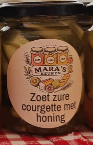 Zoet zure courgette met honing en chili