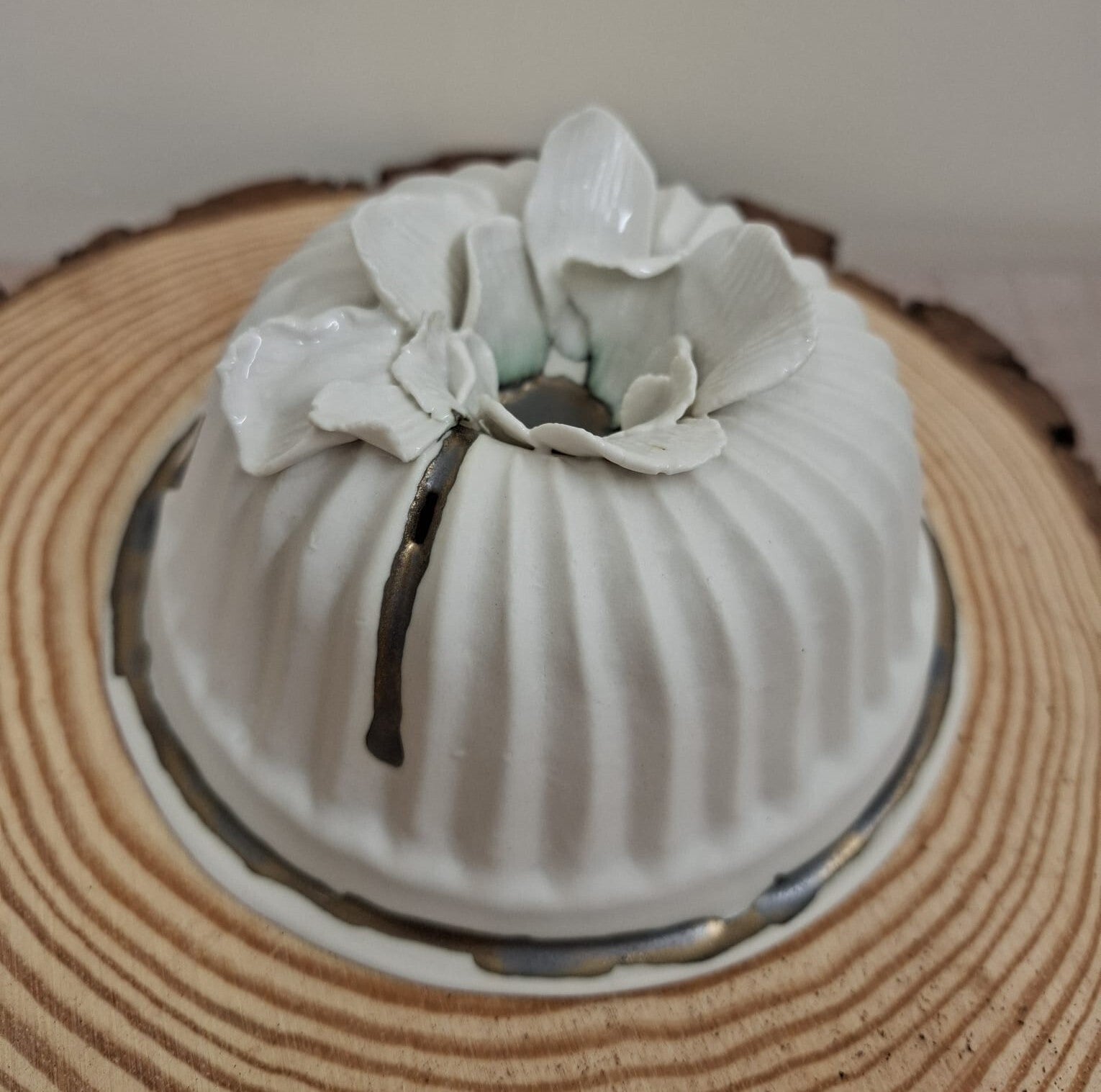 Bundt Jelly Mould with Angel Wing Mushrooms