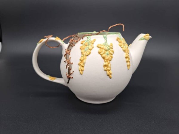 Teapot with Laburnum