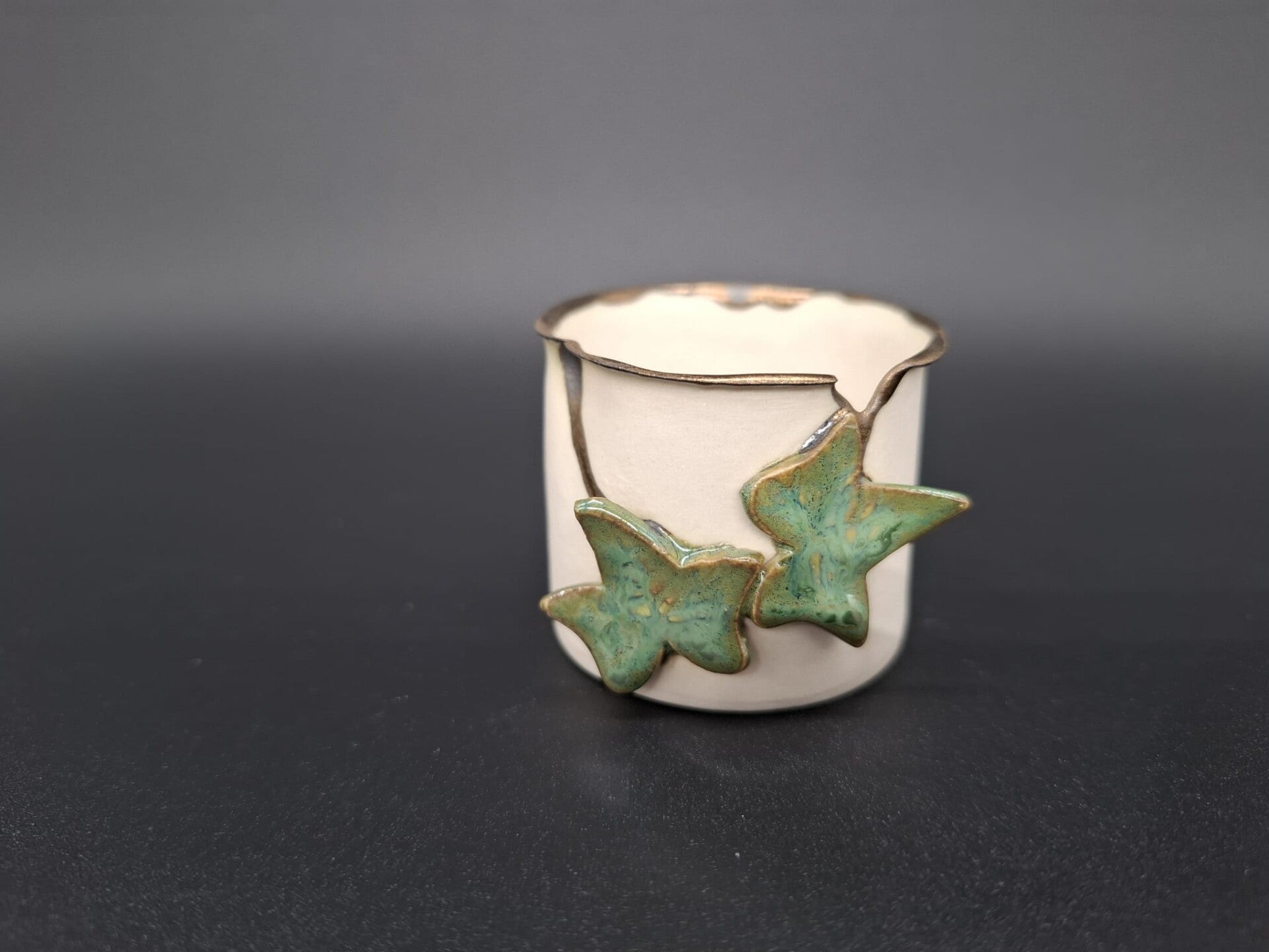 Small Tin with Ivy