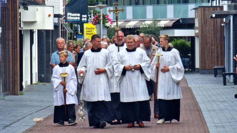 Historische processie Kruisverheffing naar Plaskerk 16-7-2023