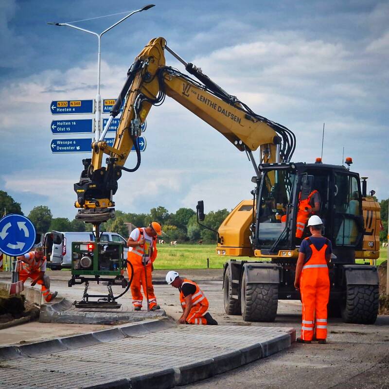 Groot onderhoud rotonde N348 N332 Raalte