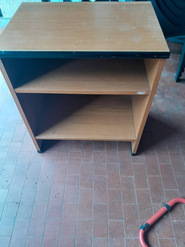 comodino funzionale da camera