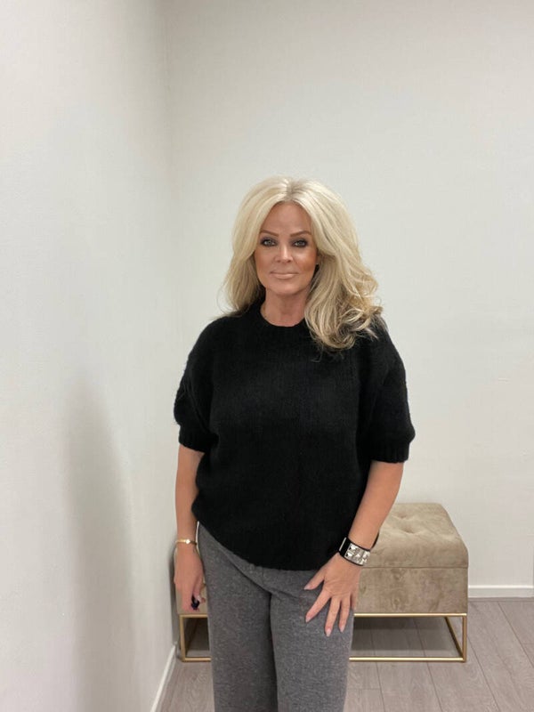 Knit wool sweater black