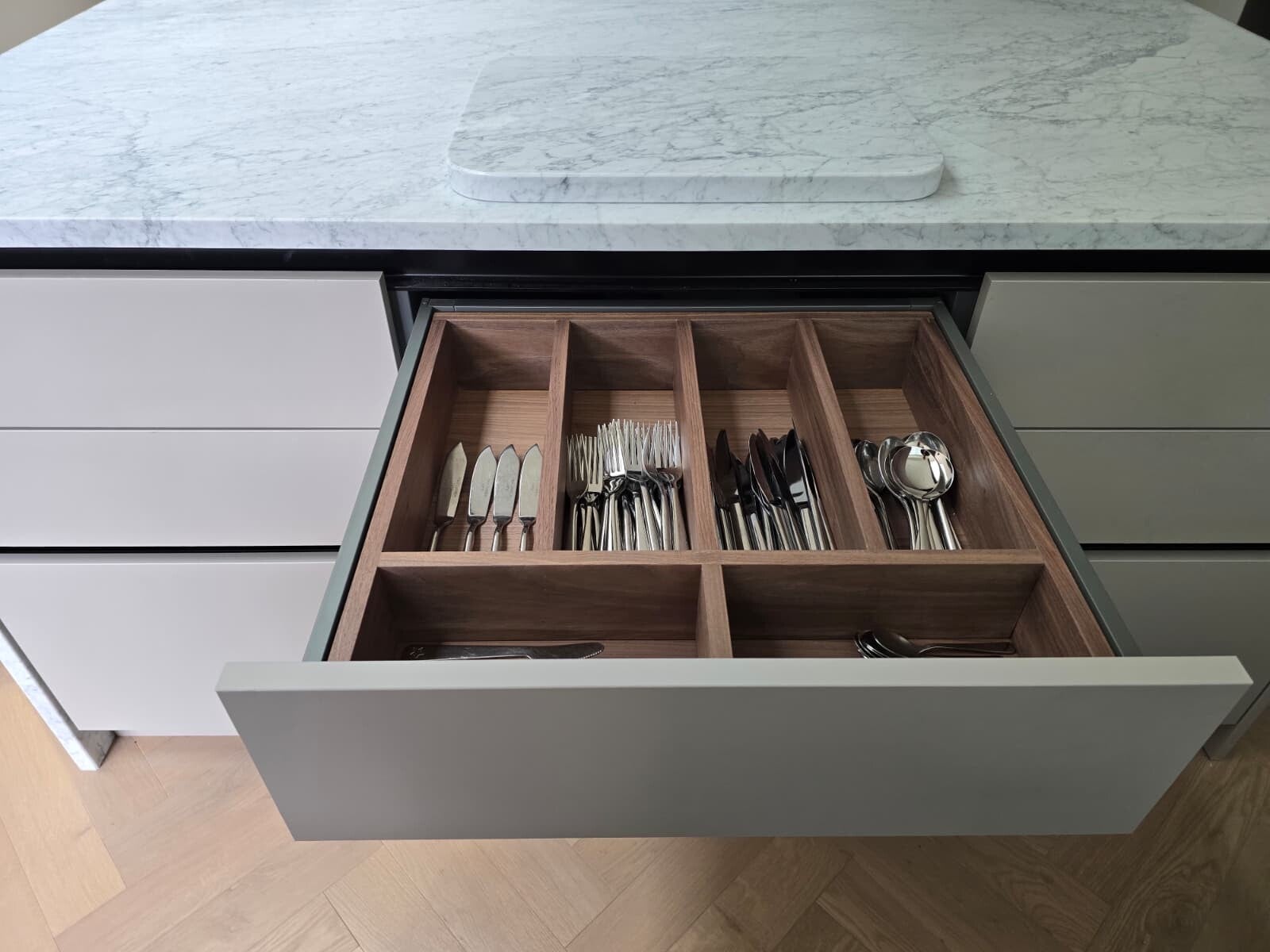 Personalised wooden cutlery drawer interior