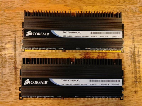 Corsair Dominator  4GB DDR3 | Set van 2x 2GB | 1600Mhz | 1.5V