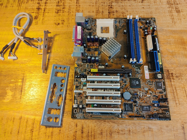 Asus A7N8X Deluxe Gold | Socket A | ATX