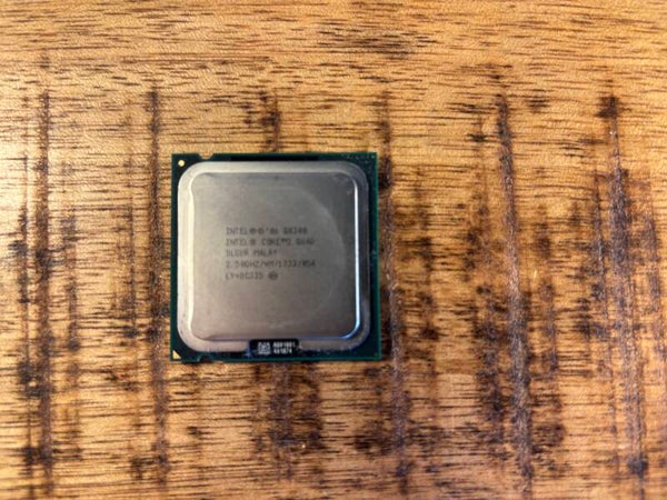 Intel Core2Quad Q8300 | 4-Core | 2.50Ghz | Socket 775