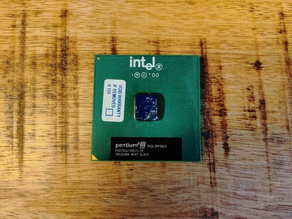 Intel Pentium III | Single Core | 933Mhz | 133Mhz FSB | Socket 370