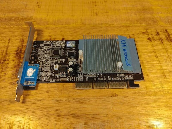 NoName | Nvidia GeForce 2 MX400 | 64MB DDR | VGA | AGP