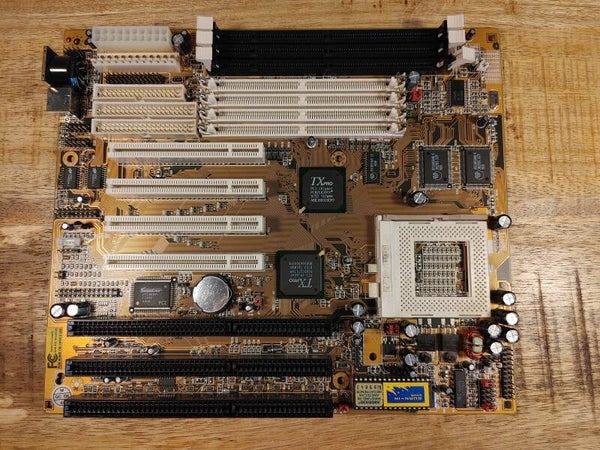 PCChips M575 | Socket 7 | Baby AT