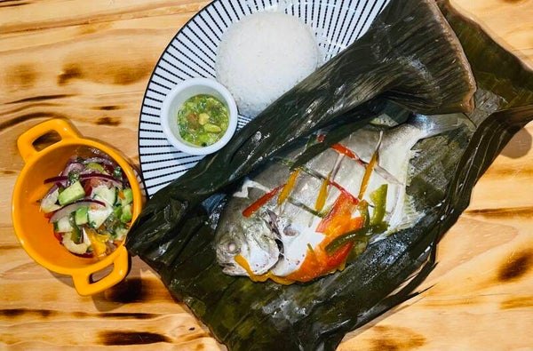 Poisson en feuille de plantain