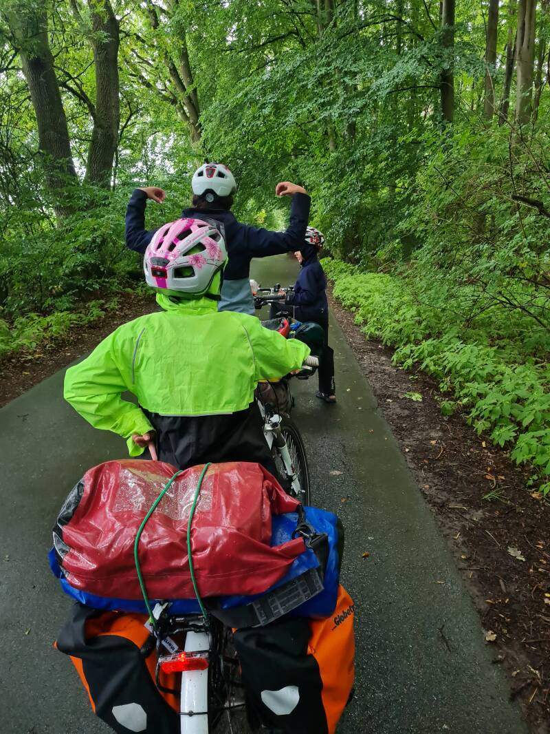 Radreisen mit Kindern I Berlin-Rostock I Im Regenwald