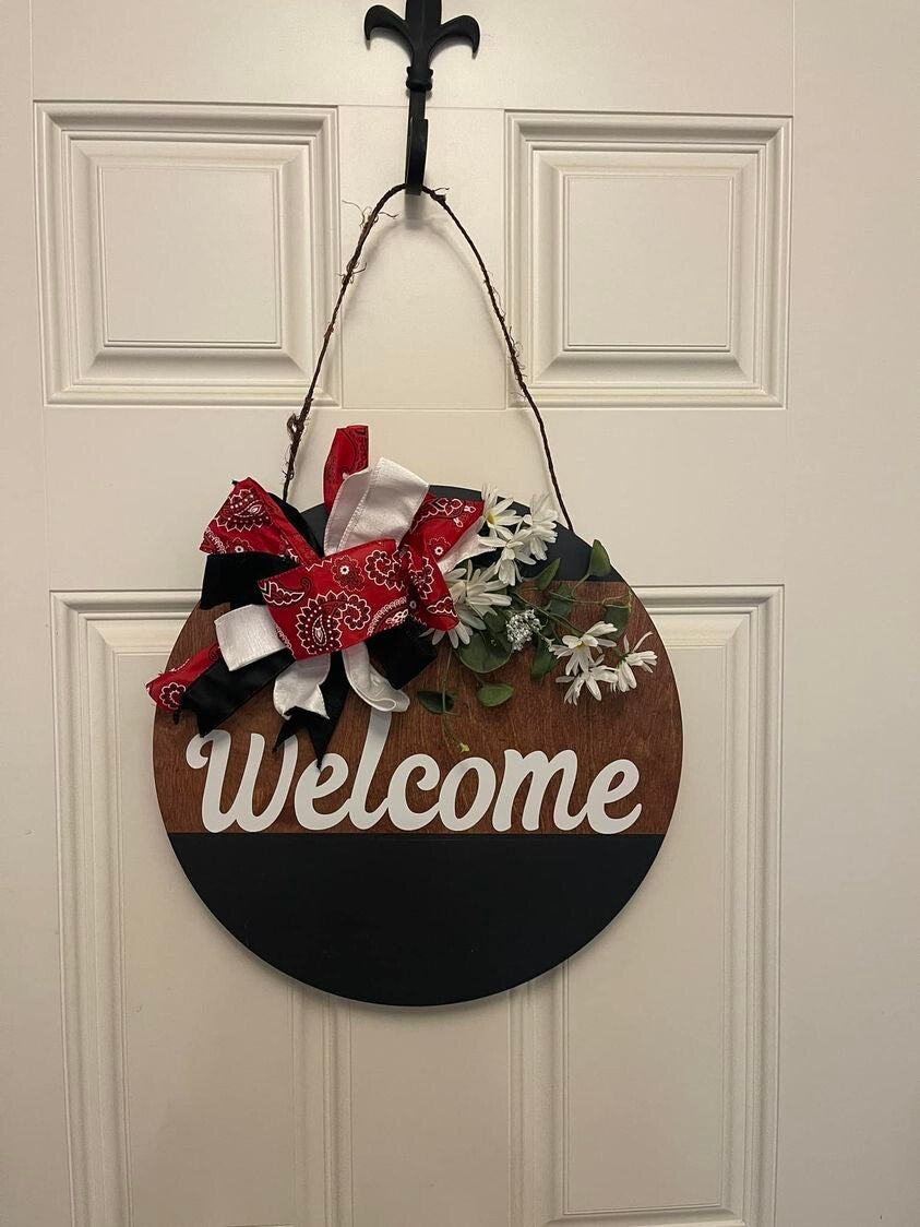 Red Welcome Door Hanging Round