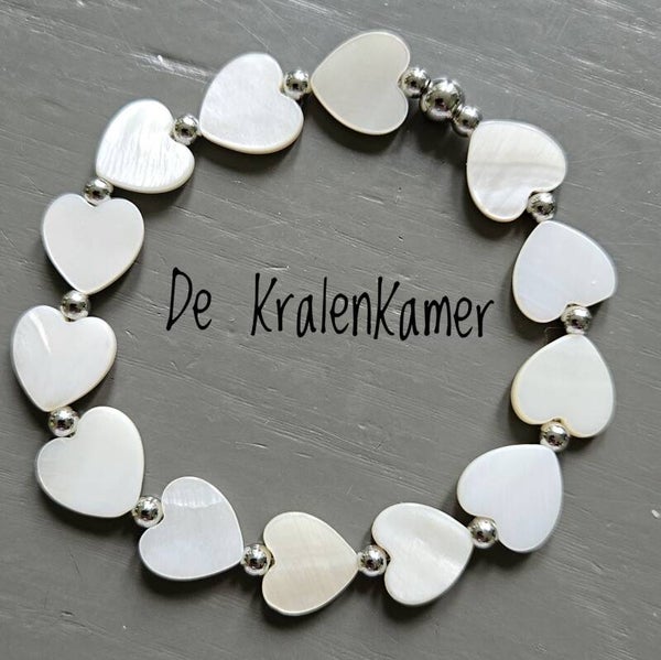 Schelpen hartjes armband