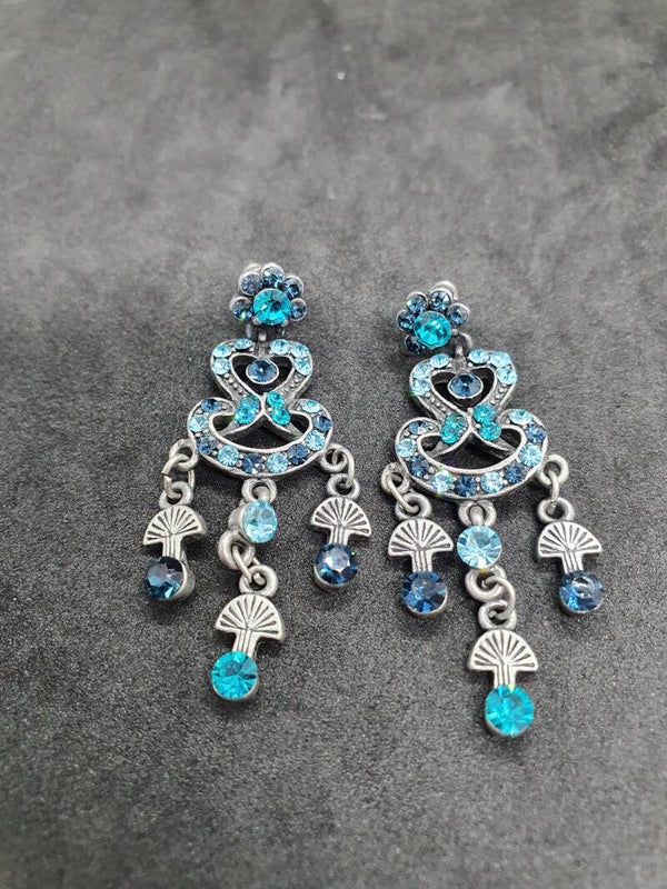 Blauwe bling bling oorbellen