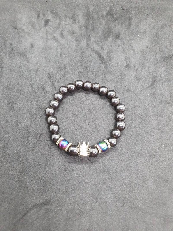 Armband van antraciet glaskralen