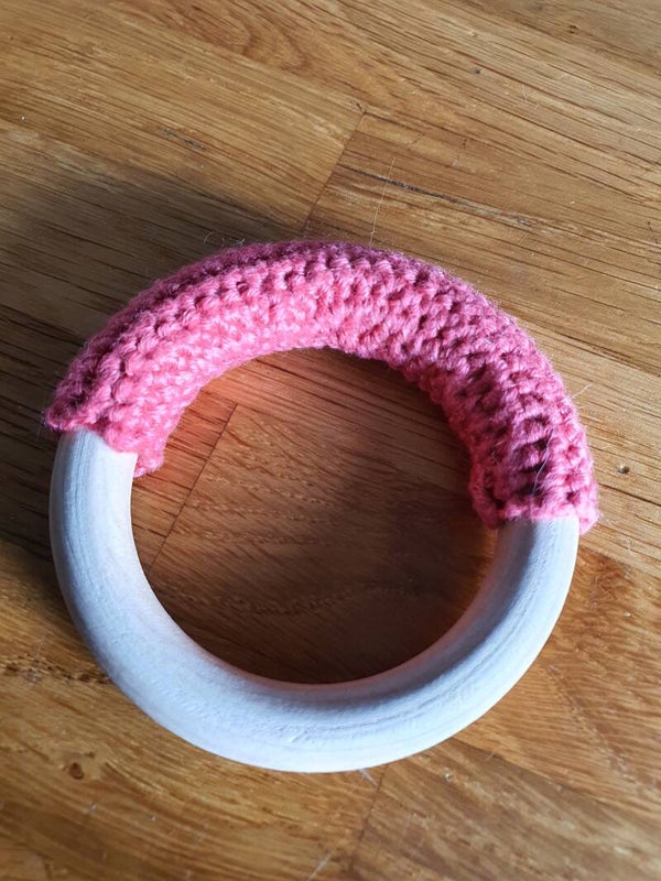 Bijtring meisje