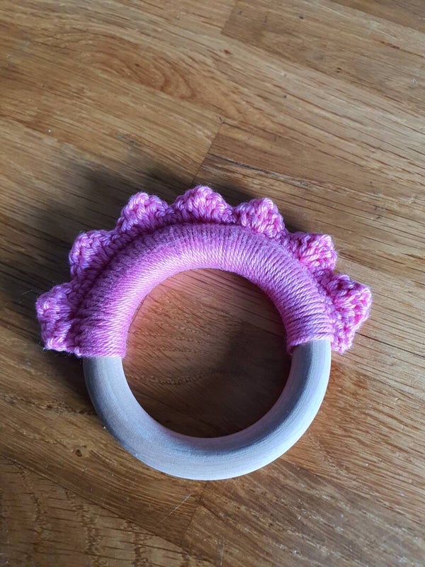Bijtring meisje