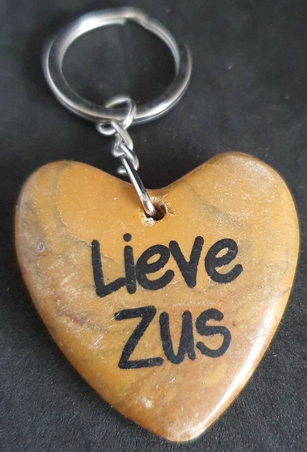 Marmeren hart met lieve zus